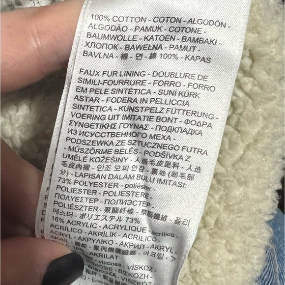 Levi’s Premium Ex-Boyfriend Sherpa Trucker Jacket - Picture 10 of 10